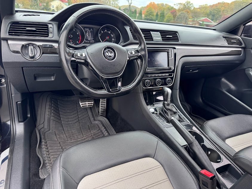 Used 2018 Volkswagen Passat 3.6 image 10