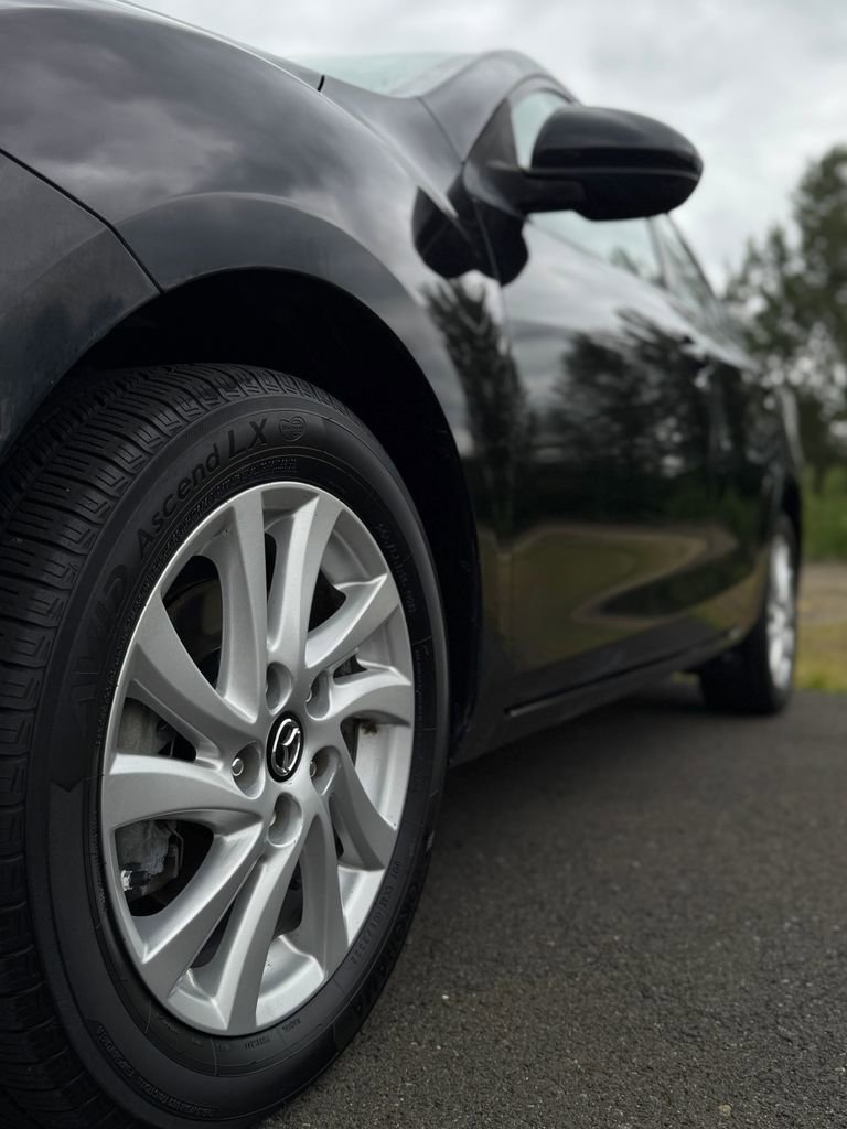 Used 2013 MAZDA MAZDA3 i Grand Touring FWD image 34