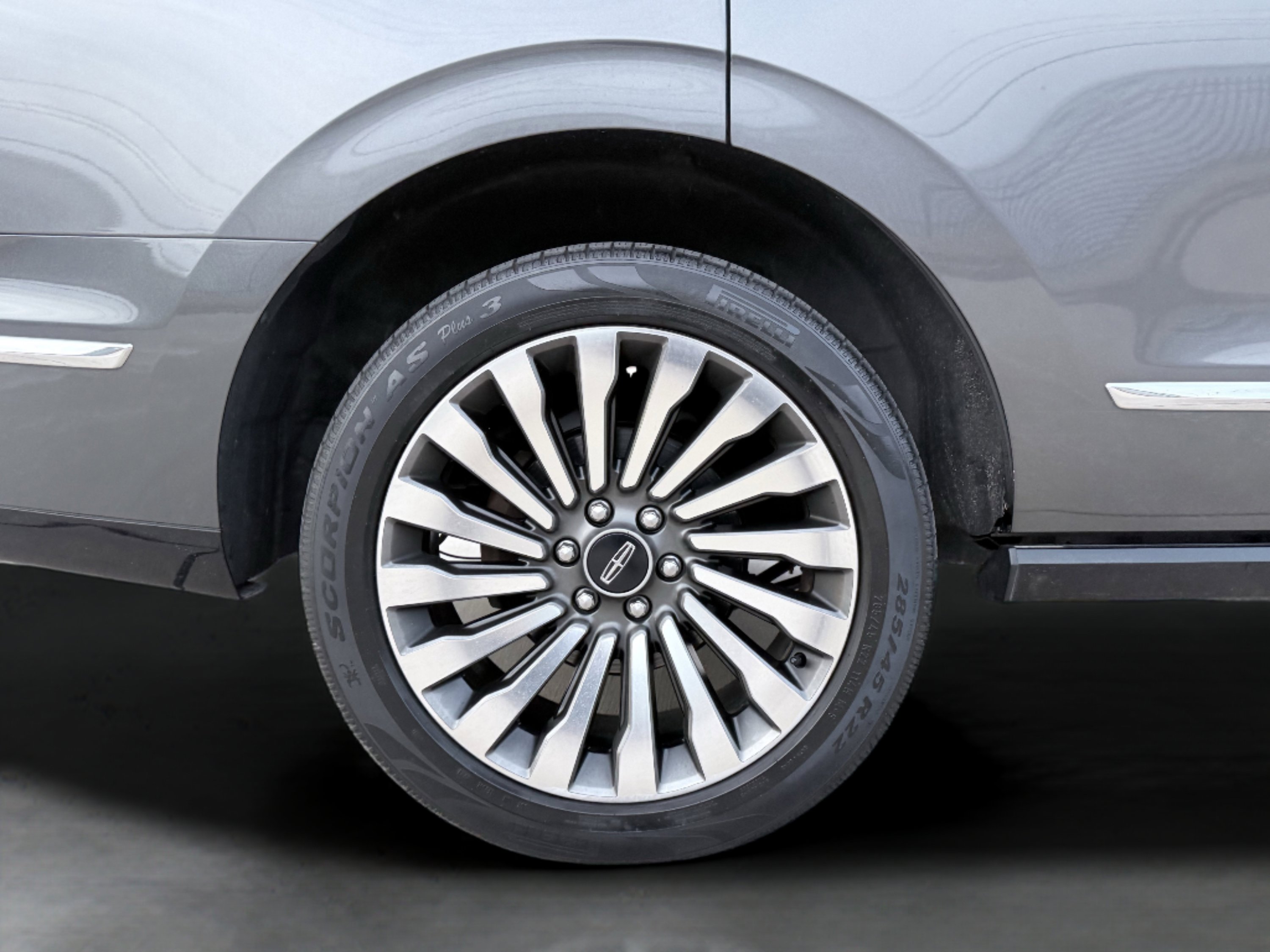 Used 2018 Lincoln Navigator Reserve w/ Technology Package image 10