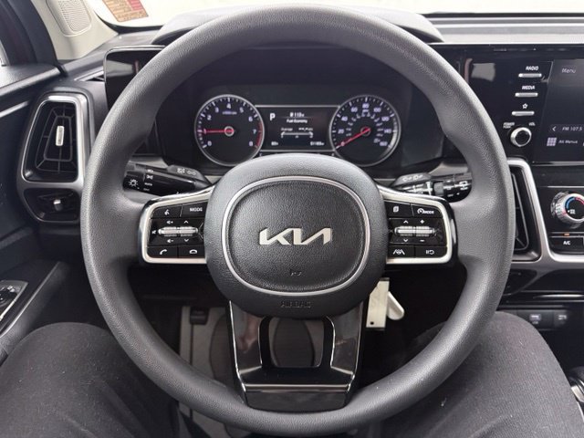 Used 2023 Kia Sorento LX FWD image 23