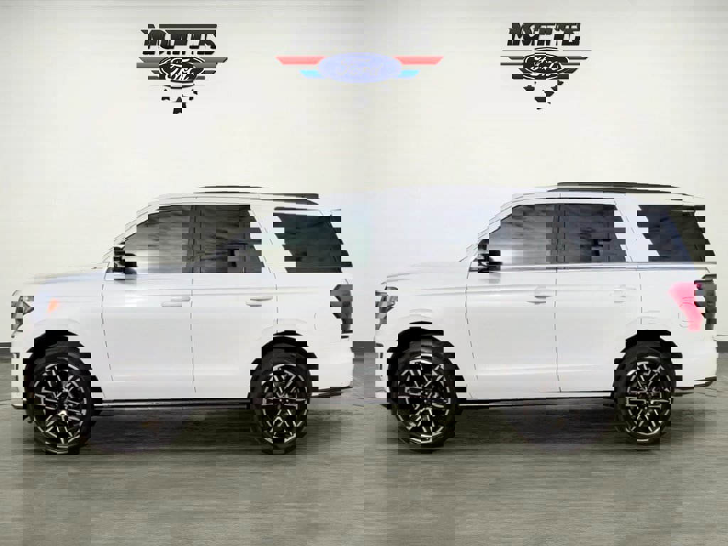 Used 2021 Ford Expedition Limited image 2