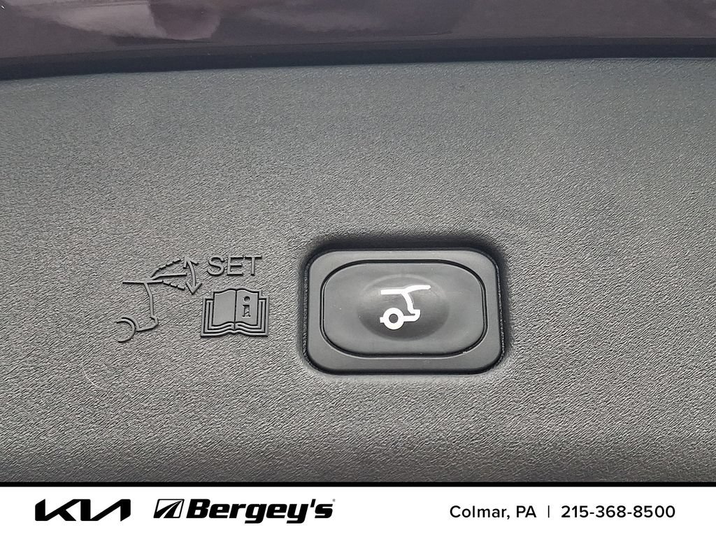 Used 2024 Lincoln Nautilus Premier AWD/4WD image 31
