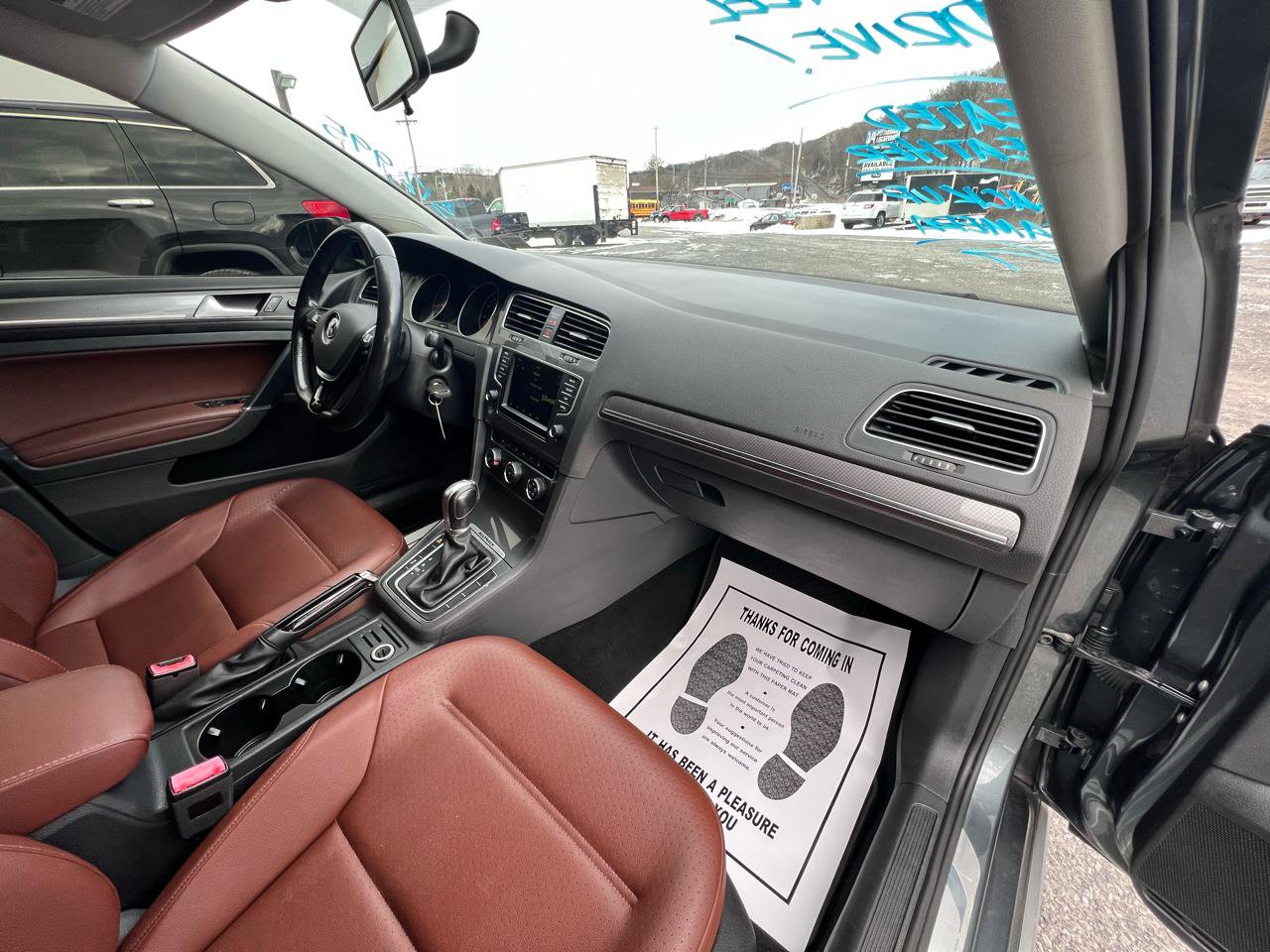 Used 2017 Volkswagen Golf Alltrack S image 24