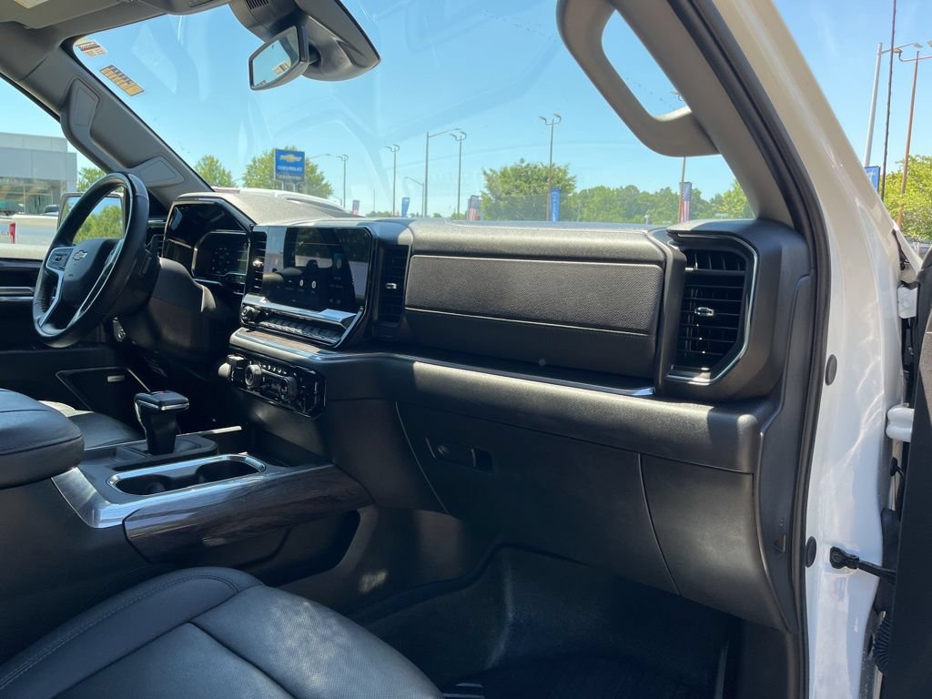 Used 2024 Chevrolet Silverado 1500 LTZ w/ LTZ Convenience Package II AWD/4WD image 27