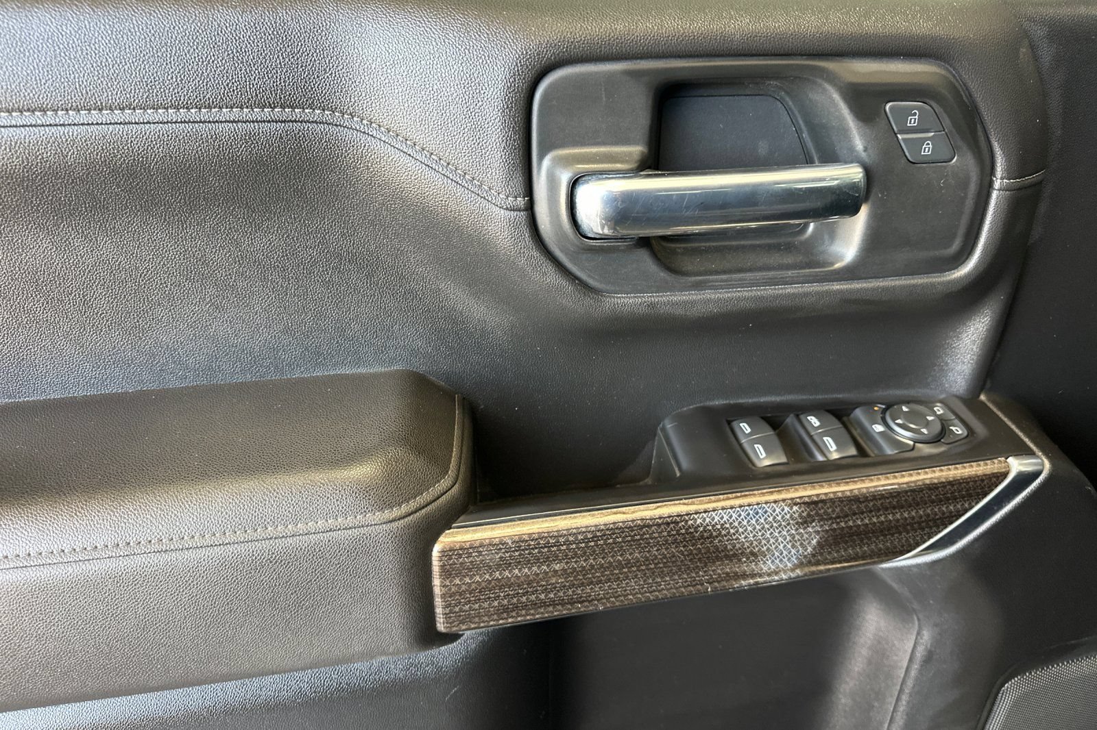 Used 2021 Chevrolet Silverado 1500 LT w/ All Star Edition Plus RWD image 11
