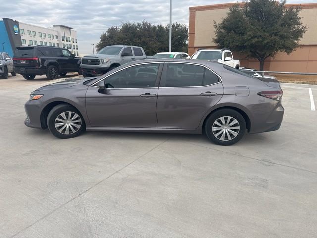 Used 2022 Toyota Camry LE image 6