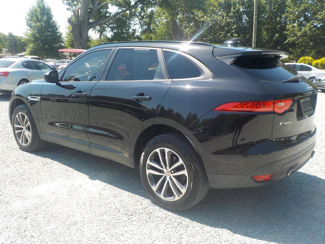 Used 2017 Jaguar F-PACE Premium AWD/4WD image 3