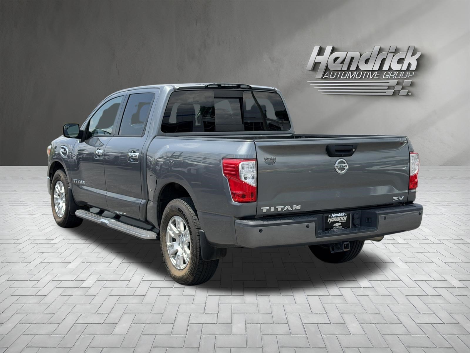 Used 2017 Nissan Titan SV RWD image 8