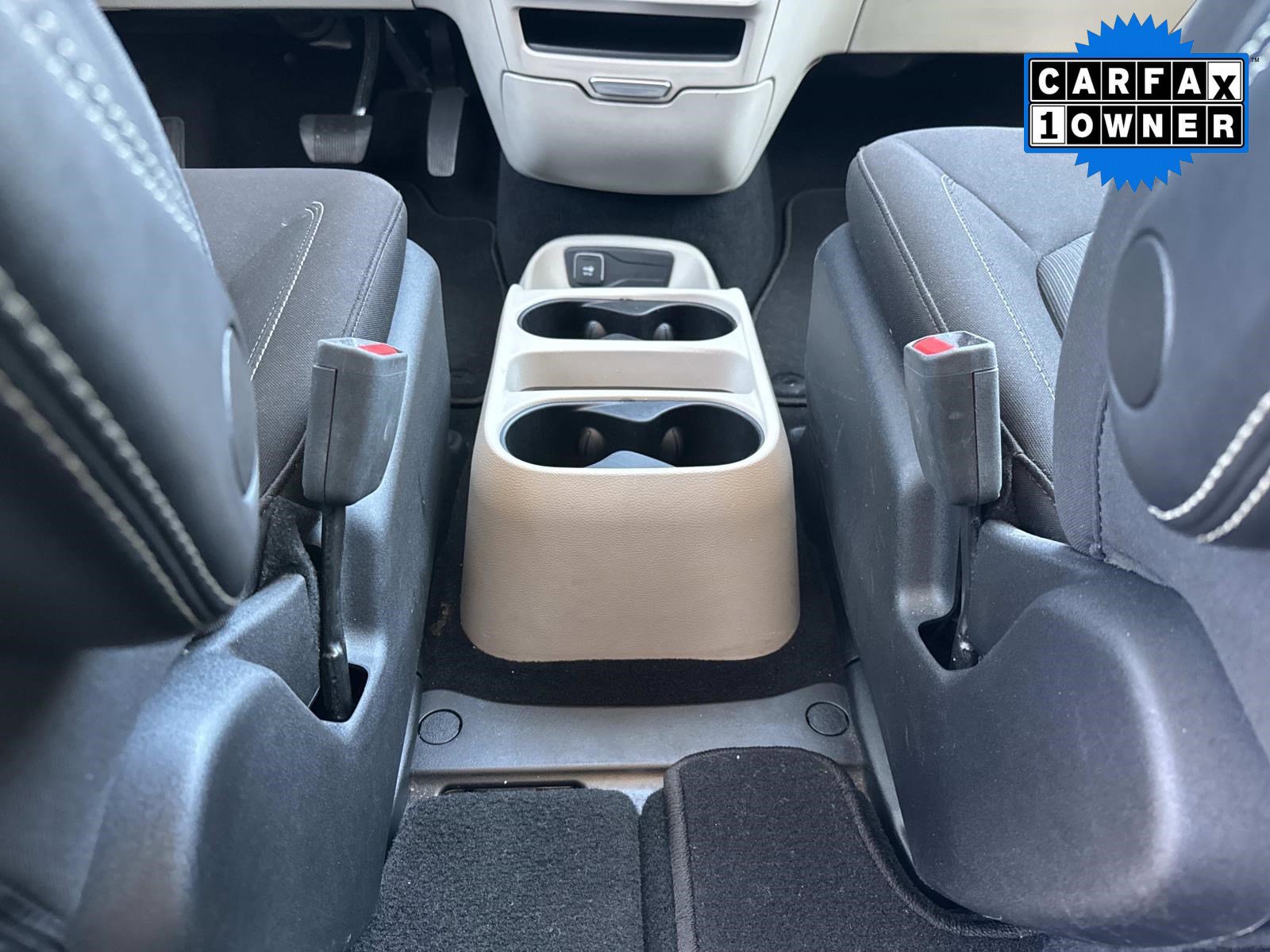 Used 2024 Chrysler Voyager LX image 17