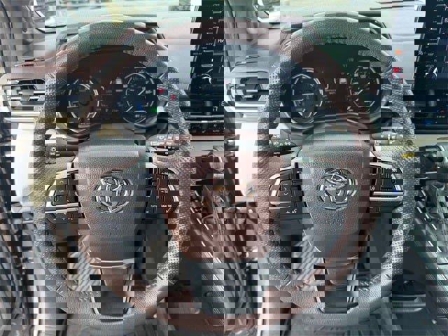 Certified 2023 Toyota Sienna Platinum image 20