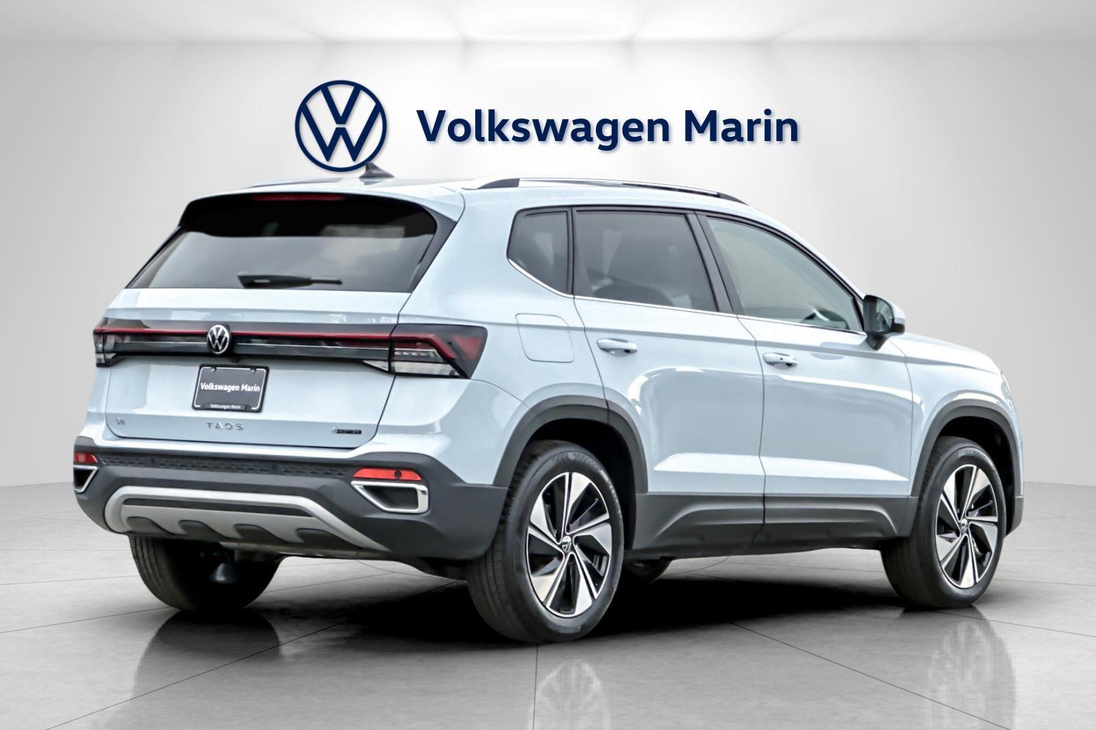 New 2026 Volkswagen Taos SE image 5