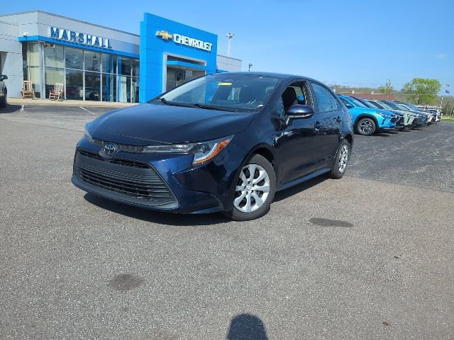 Used 2024 Toyota Corolla LE FWD image 2