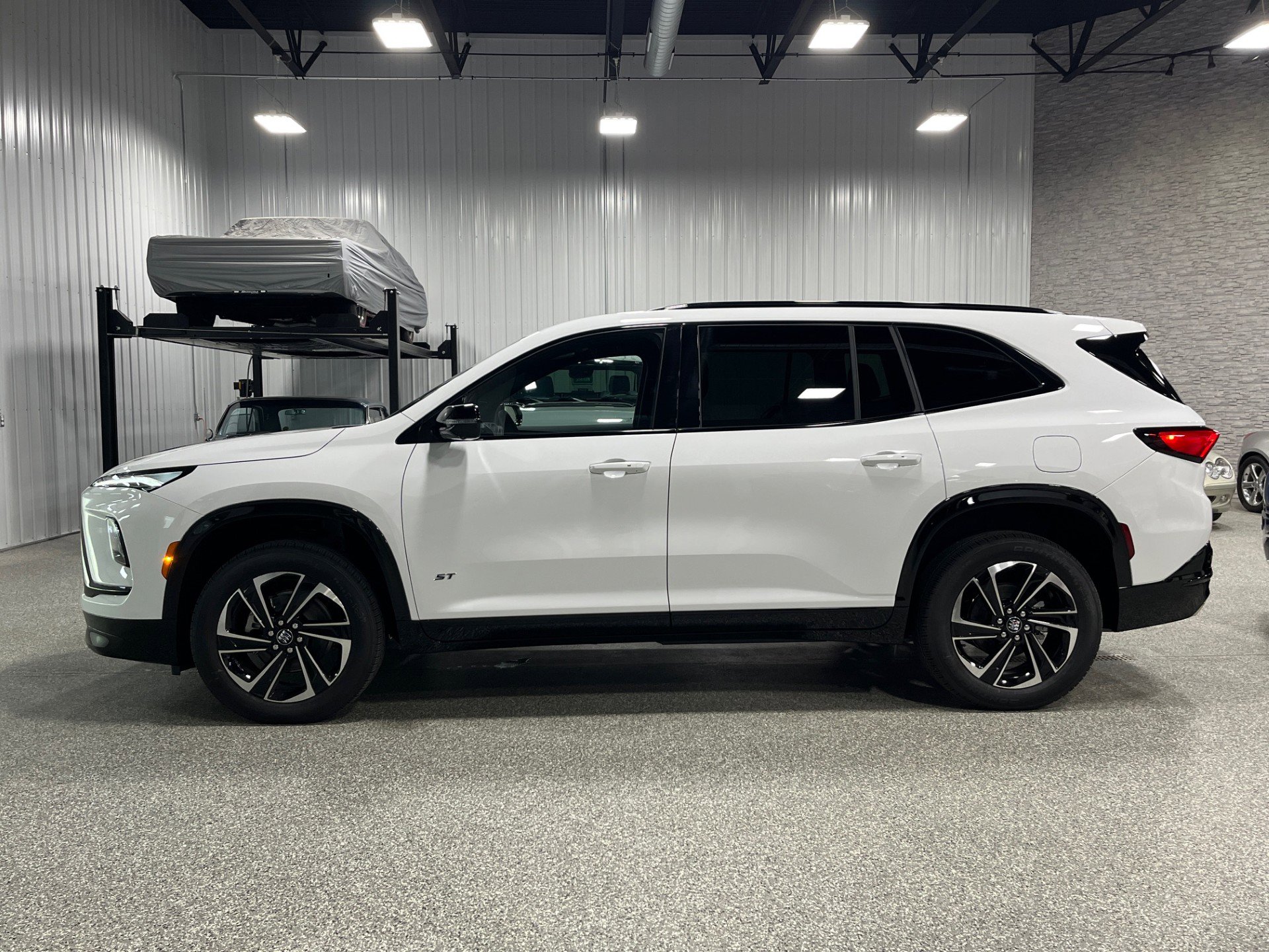 New 2026 Buick Enclave Sport Touring w/ LPO, Floor Liner Package image 2