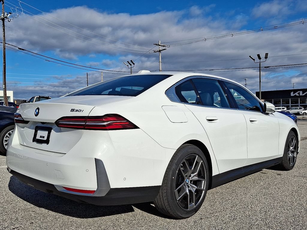 New 2026 BMW 530i xDrive w/ Convenience Package AWD/4WD image 8