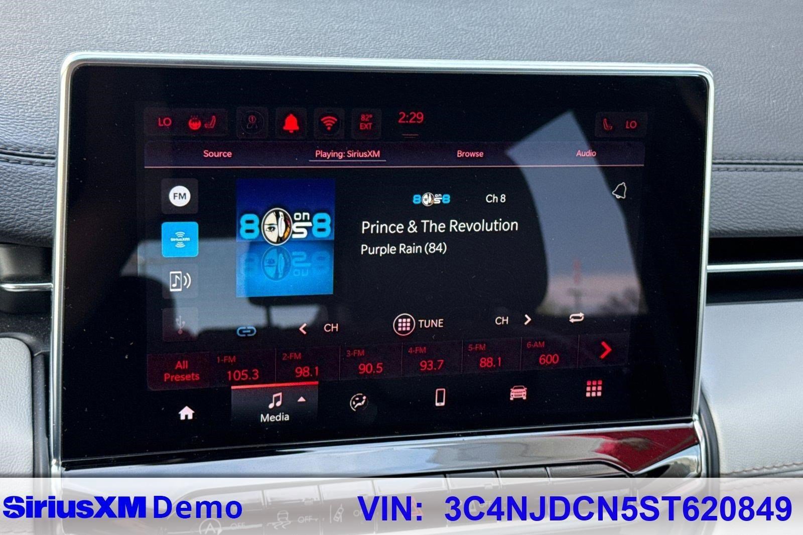 Used 2025 Jeep Compass Limited image 35