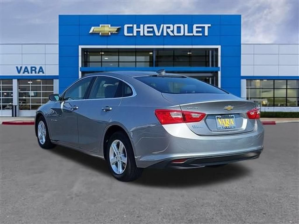 Used 2024 Chevrolet Malibu LT FWD image 3