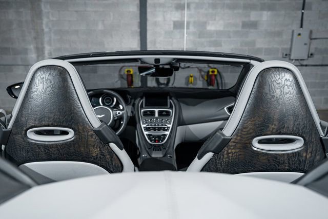 Used 2019 Aston Martin DB11 Volante image 9