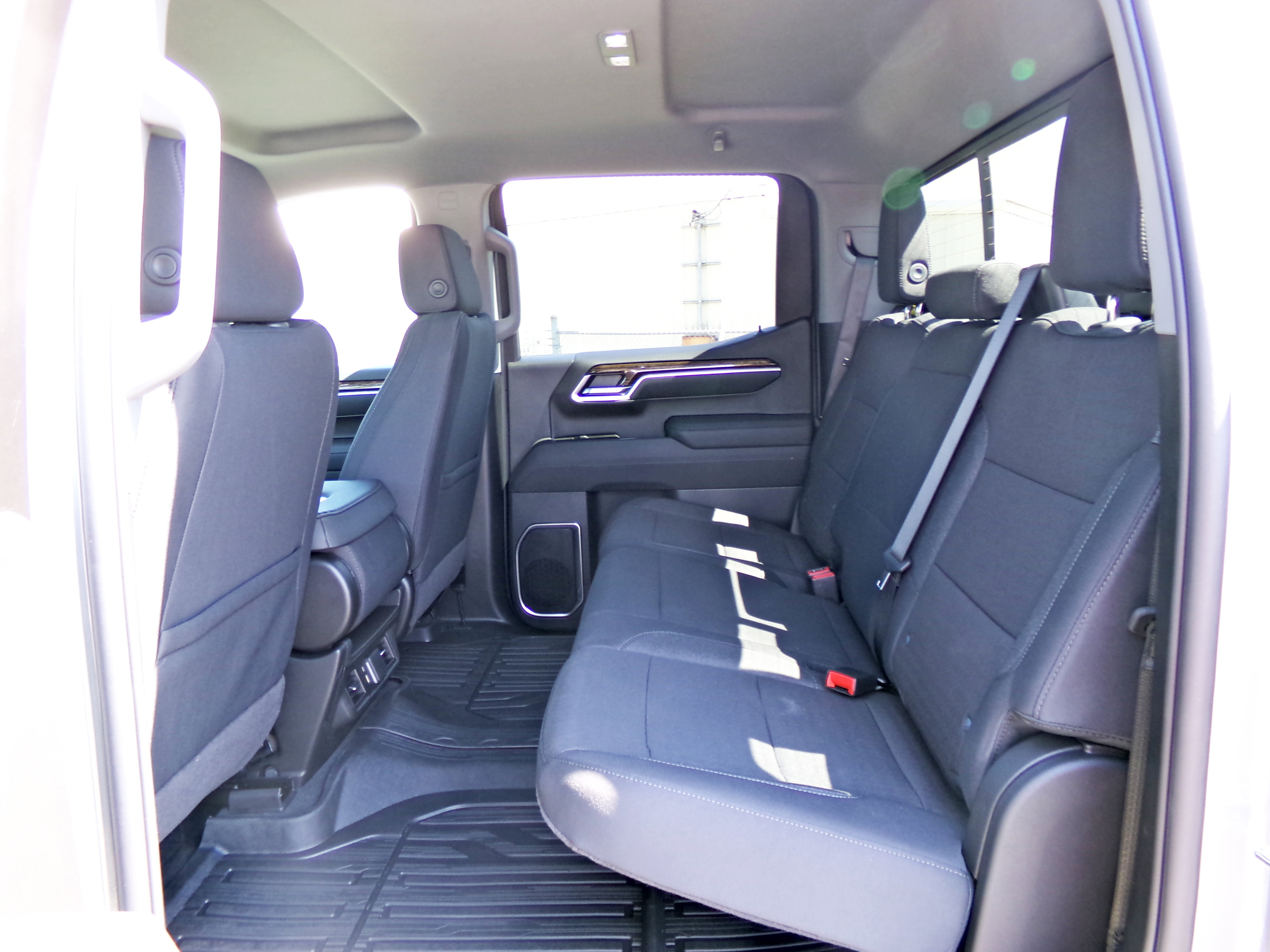 New 2026 GMC Sierra 1500 SLE w/ X31 Off-Road Package image 13