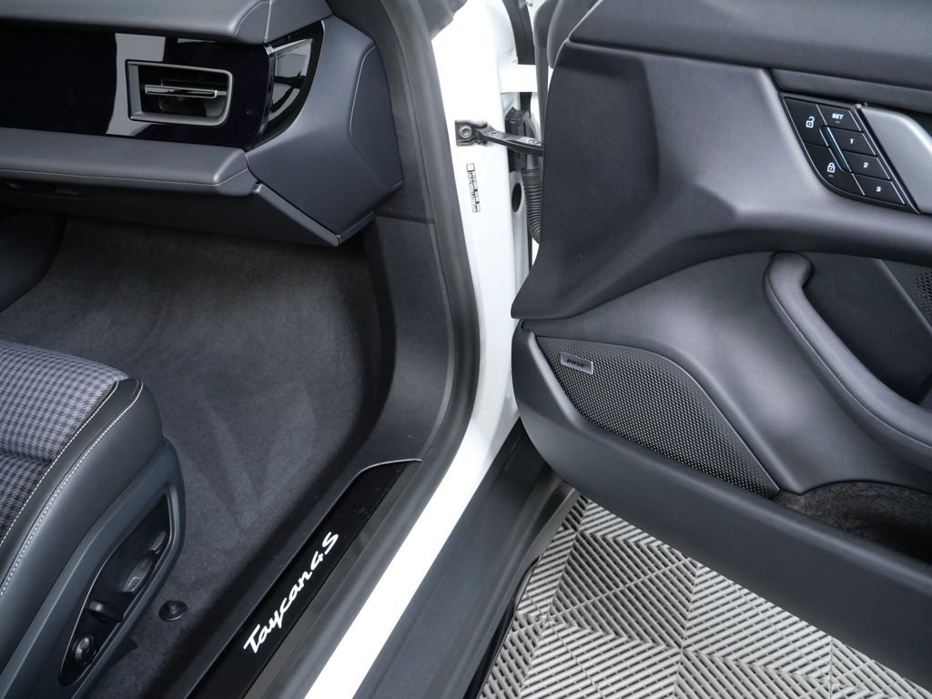 Certified 2025 Porsche Taycan 4S image 22
