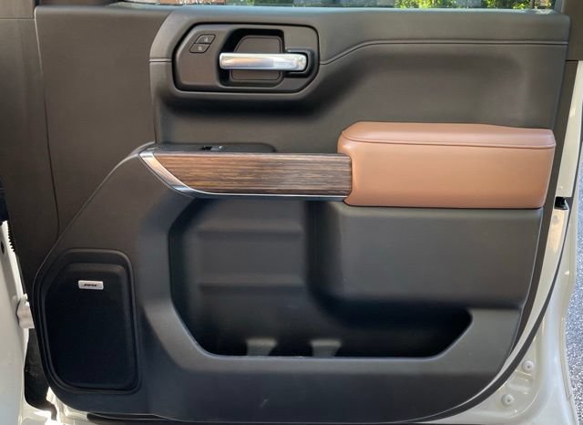 Used 2019 Chevrolet Silverado 1500 High Country w/ Technology Package AWD/4WD image 18