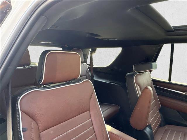 Used 2023 GMC Yukon Denali Ultimate image 18