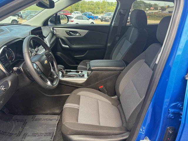 Used 2025 Chevrolet Blazer LT w/ Convenience Package image 8