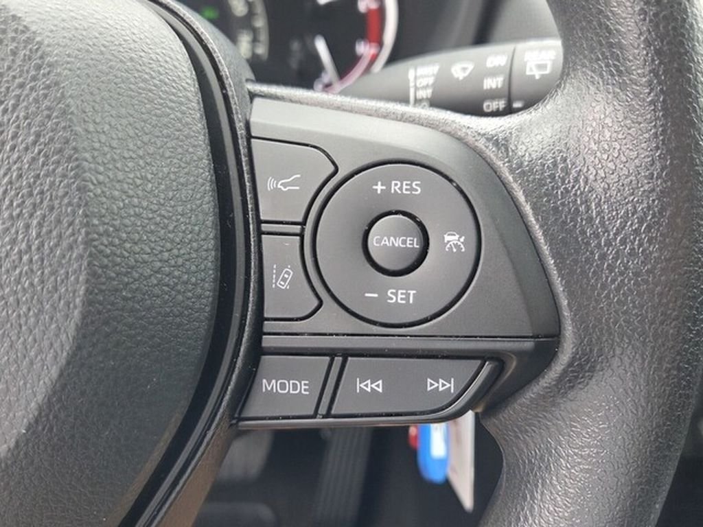 Used 2024 Toyota RAV4 LE FWD image 30