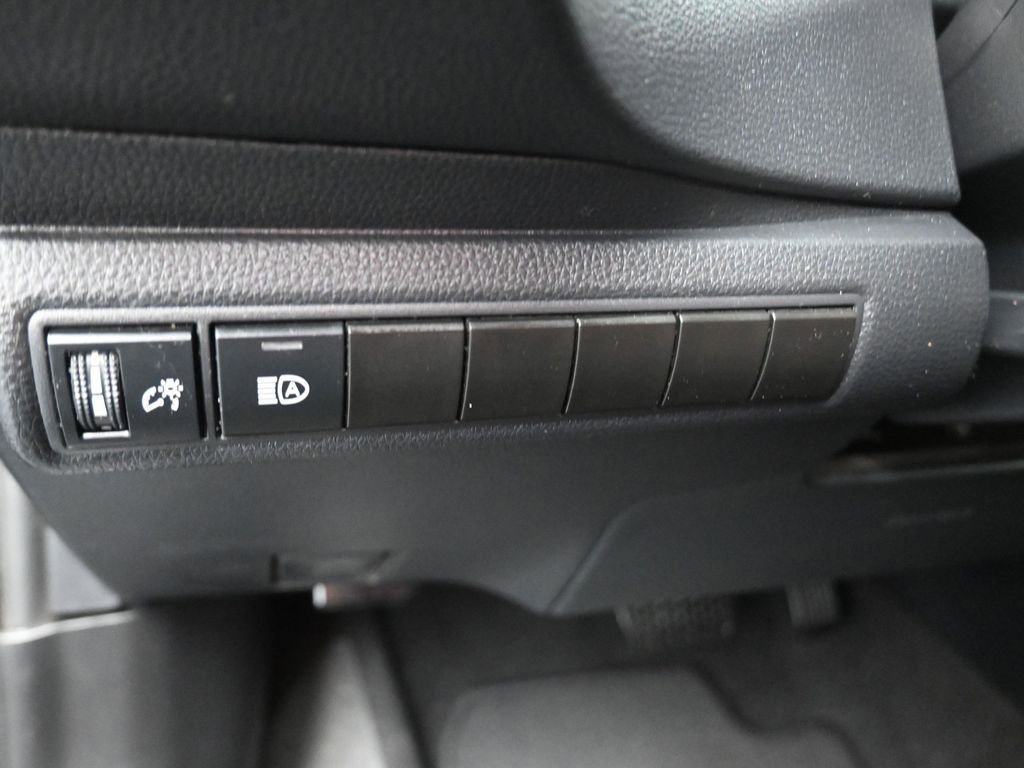 Used 2025 Toyota Corolla LE image 12