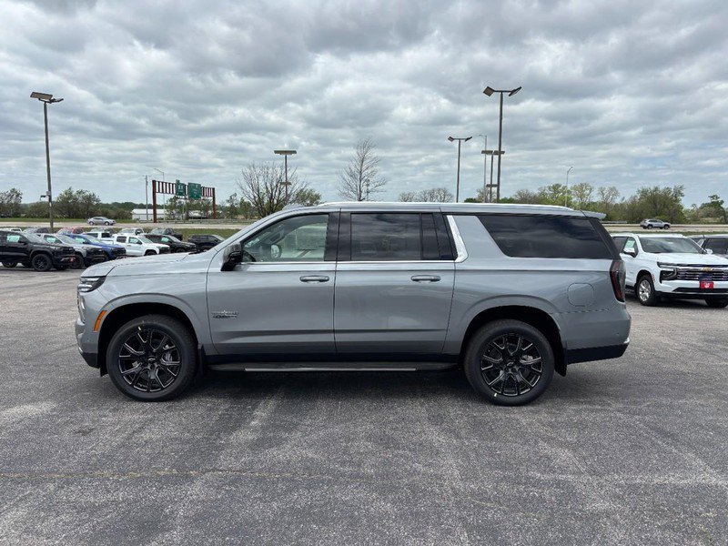 New 2026 Chevrolet Suburban LT w/ Comfort Package image 2