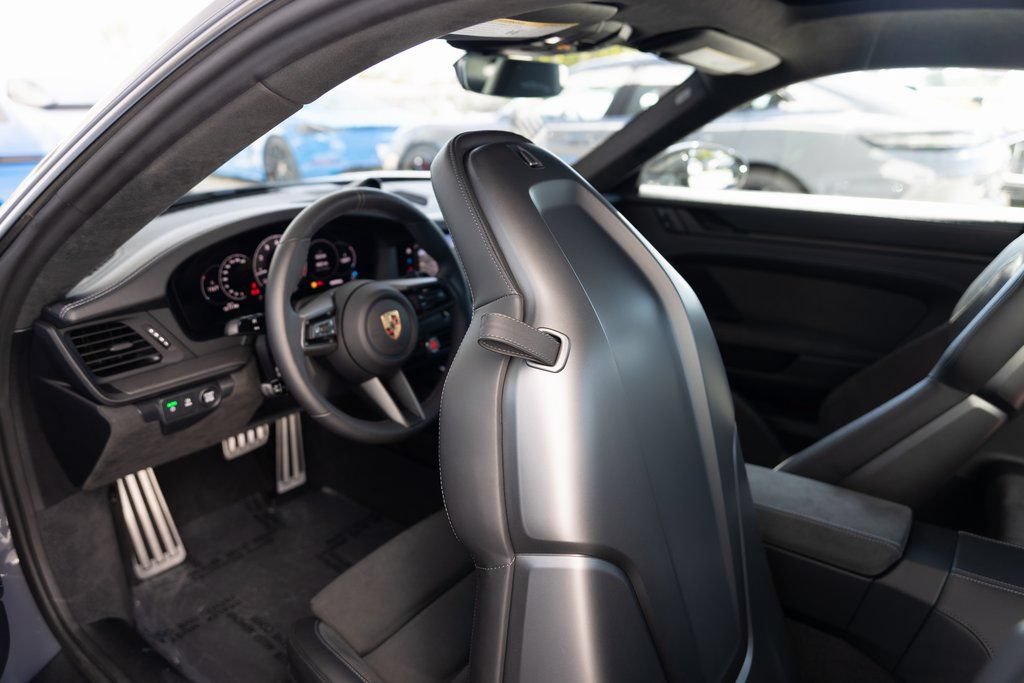 Certified 2025 Porsche 911 Carrera 4 GTS AWD/4WD image 19