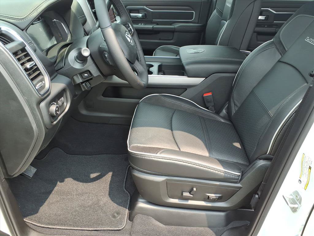 New 2026 RAM 2500 Laramie AWD/4WD image 12