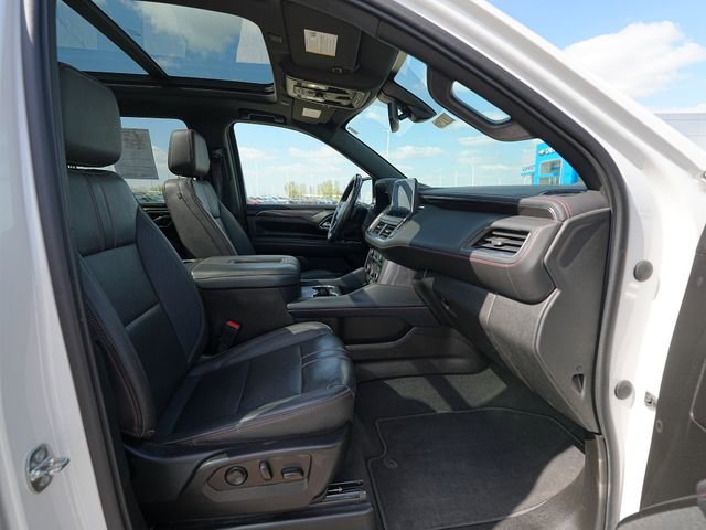 Used 2022 Chevrolet Suburban RST w/ Luxury Package AWD/4WD image 22