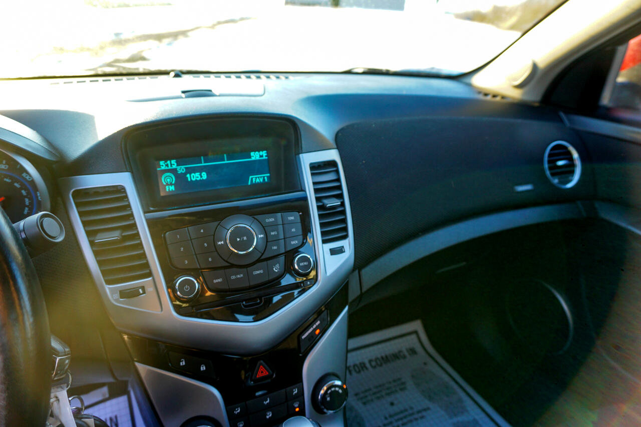 Used 2011 Chevrolet Cruze LT image 14