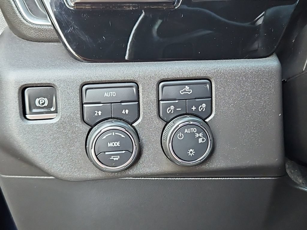 Used 2023 Chevrolet Silverado 1500 LT AWD/4WD image 14