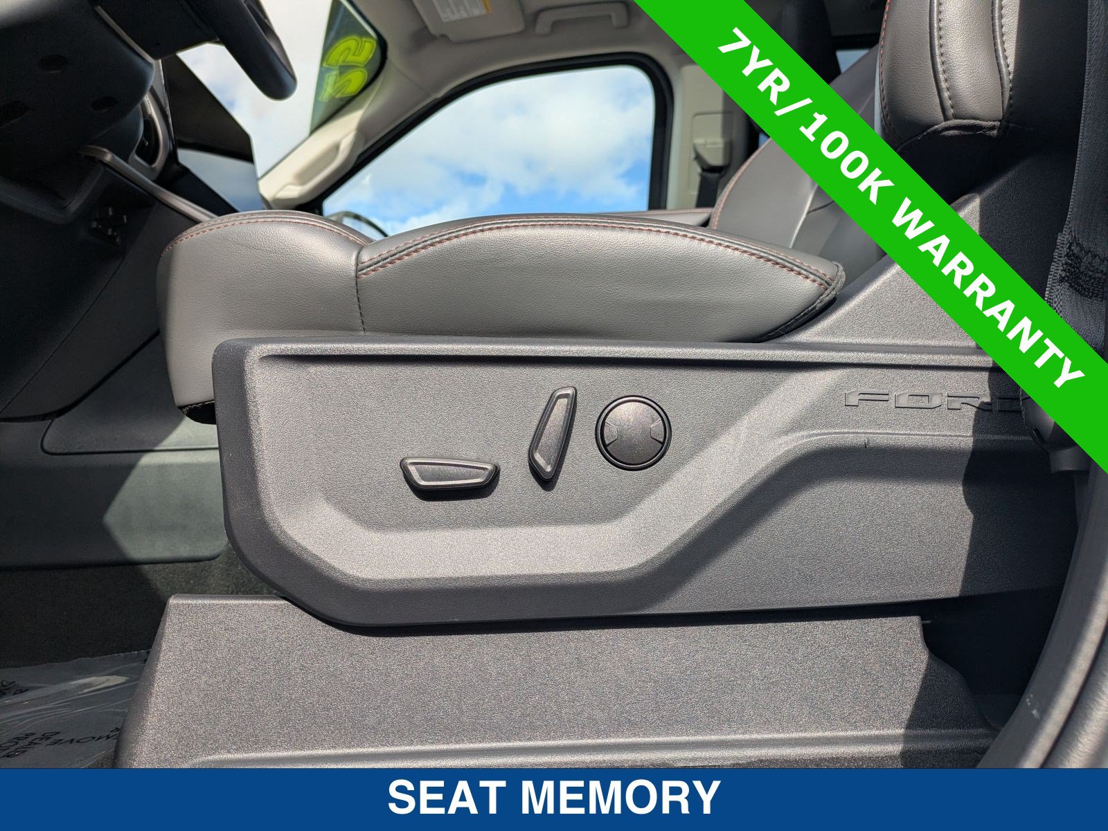 Certified 2025 Ford Expedition Active AWD/4WD image 30
