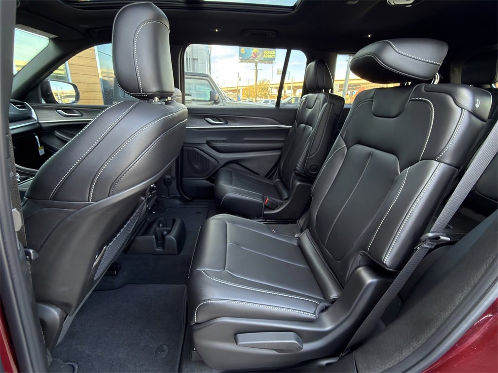 New 2025 Jeep Grand Cherokee L Limited w/ Black Appearance Package image 21