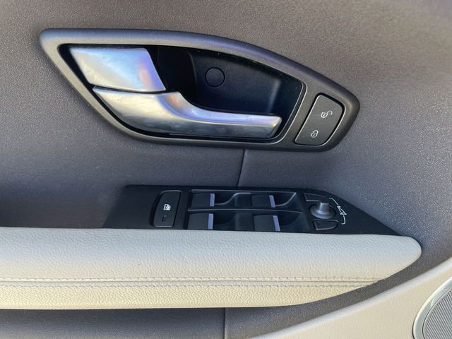 Used 2018 Land Rover Range Rover Evoque SE image 23