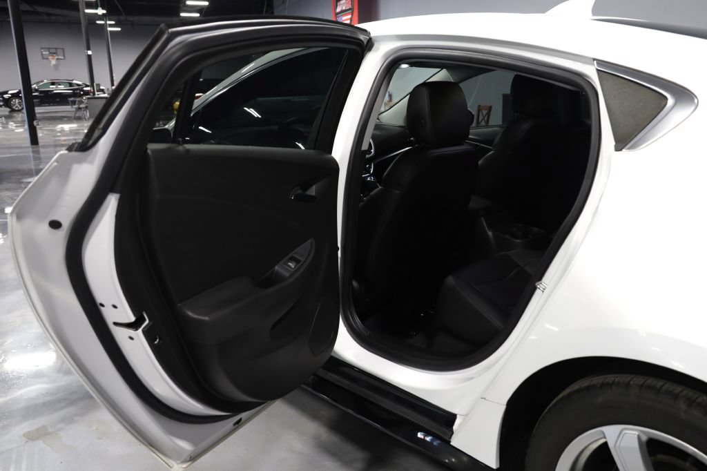 Used 2018 Chevrolet Volt LT w/ Comfort Package FWD image 16
