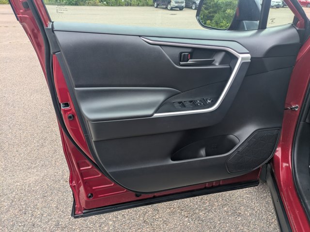 Used 2024 Toyota RAV4 LE AWD/4WD image 19