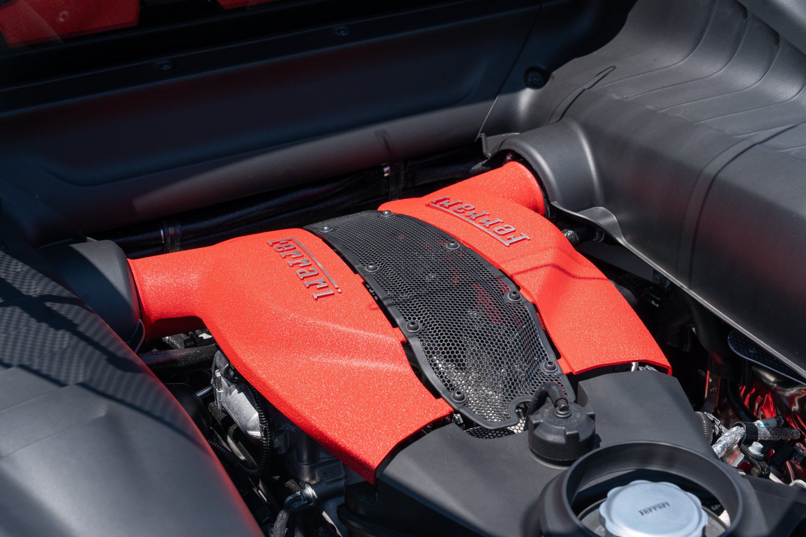 Used 2022 Ferrari F8 Tributo RWD image 15