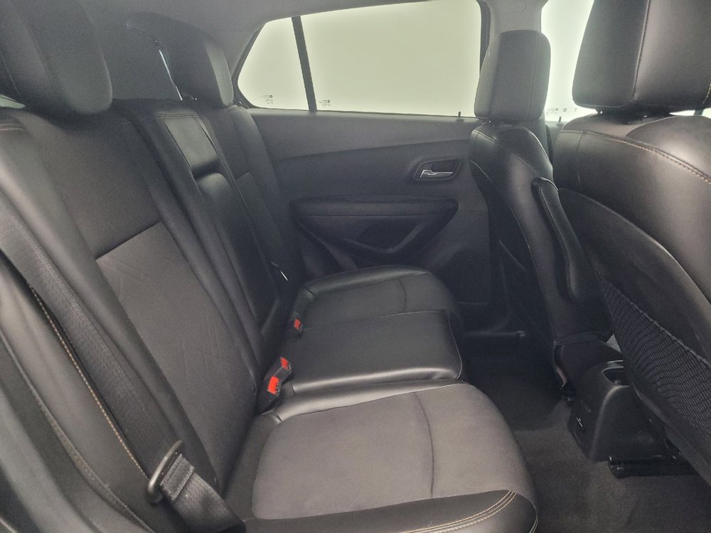 Used 2020 Chevrolet Trax LT w/ Driver Confidence Package FWD image 19