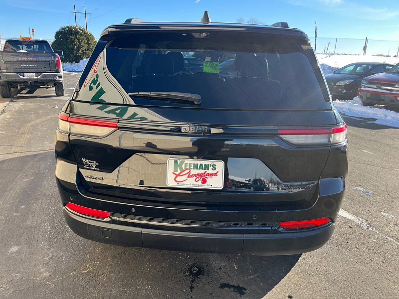 Used 2023 Jeep Grand Cherokee Limited w/ Luxury Tech Group II image 7