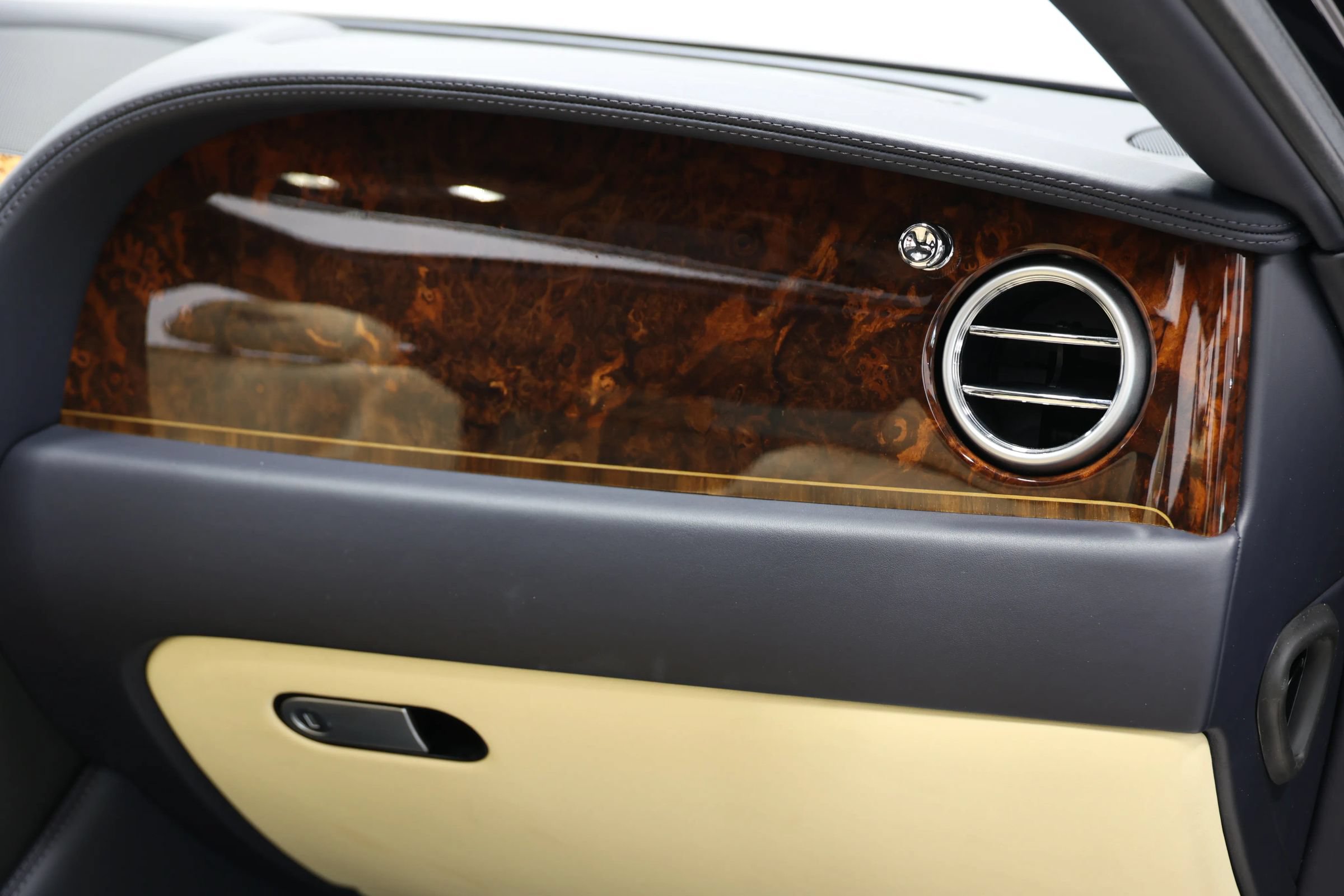 Used 2015 Bentley Flying Spur V8 AWD/4WD image 97