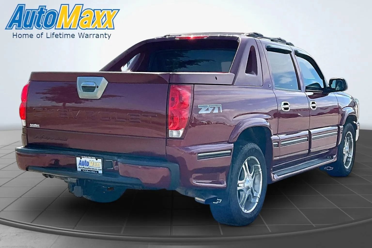 Used 2005 Chevrolet Avalanche Z71 w/ Sun And Sound Package AWD/4WD image 9
