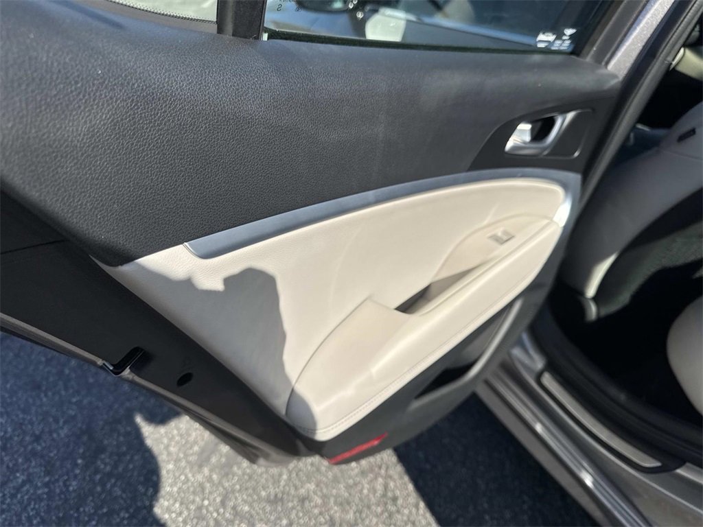 Used 2023 Genesis G70 2.0T image 23