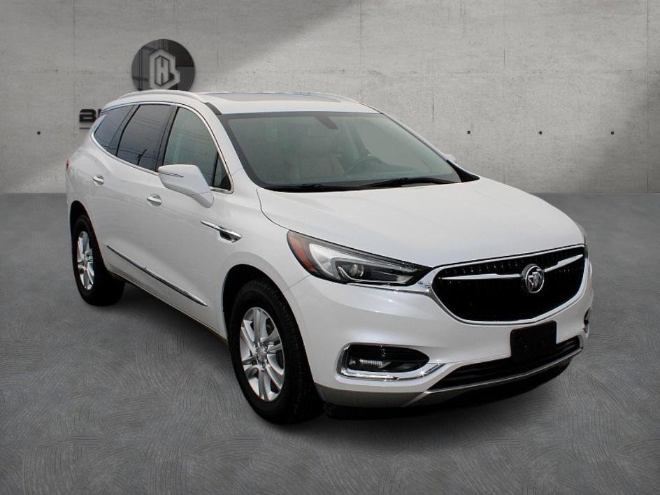 Used 2018 Buick Enclave Essence image 3