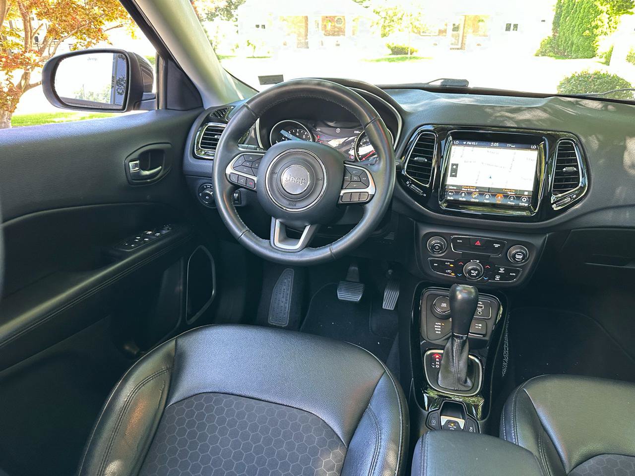 Used 2018 Jeep Compass Latitude w/ Popular Equipment Group AWD/4WD image 9
