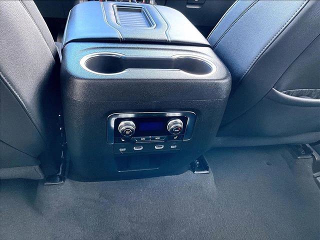 Used 2023 GMC Yukon SLT w/ SLT Premium Package image 25