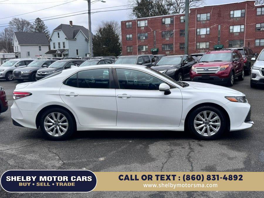 Used 2019 Toyota Camry LE w/ Carpet Mat Package FWD image 4