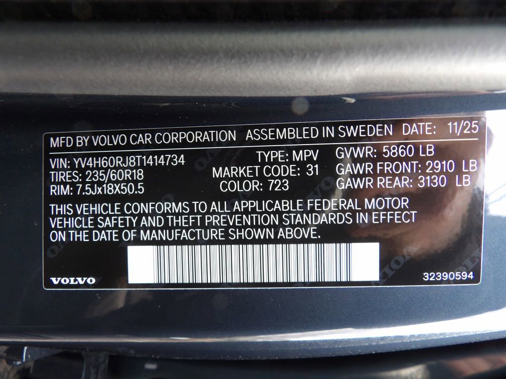 New 2026 Volvo XC60 T8 Core w/ Climate Package image 30